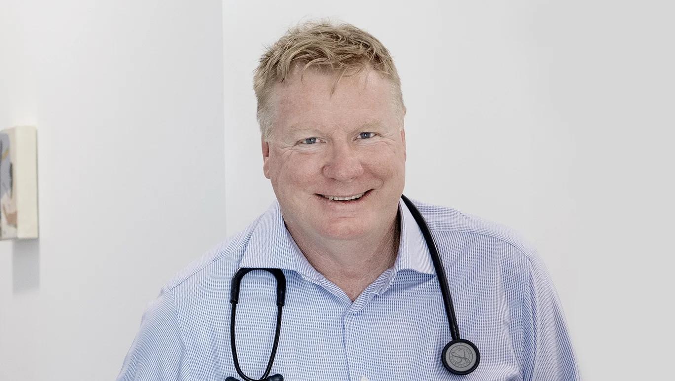 Dr Rob McCartney Occupational and Environmental Physician Chief Medical Officer, Woolworths Group healthylife Advisory Board Member.